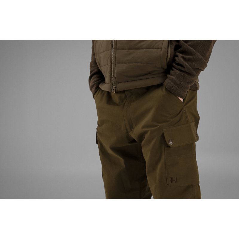 Retrieve trousers
